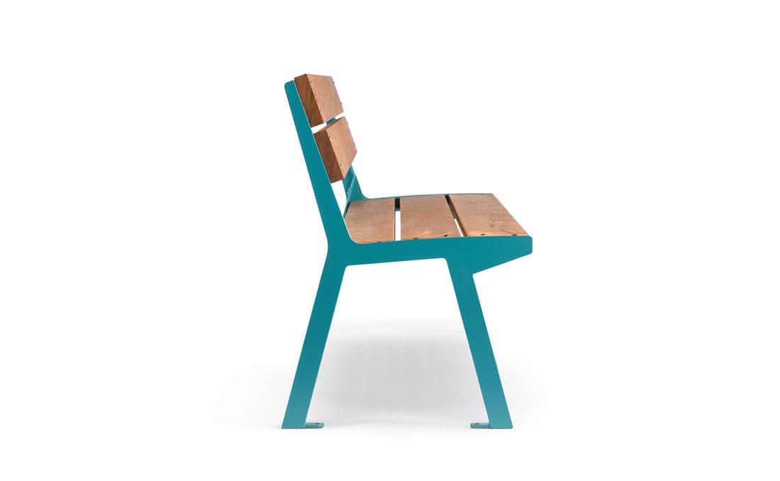 Vista de perfil silla en acero y madera