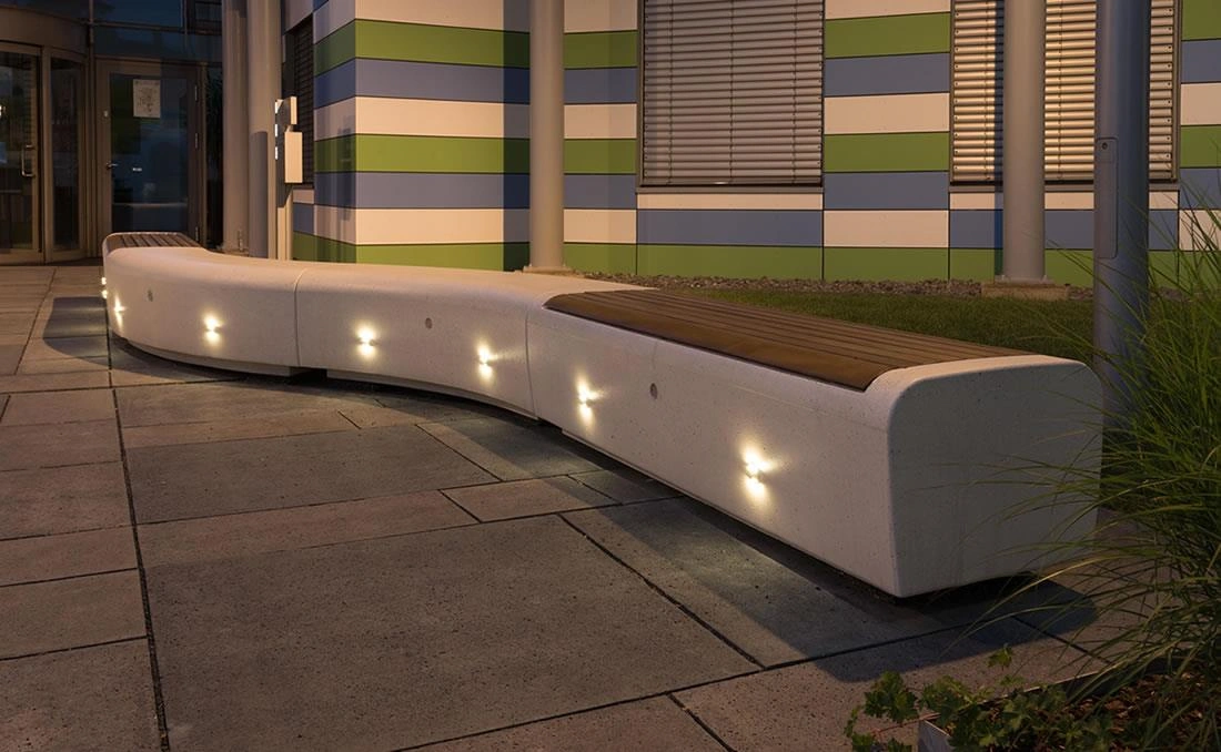 Banco mobiliario urbano en hormigón prefabricado Onda