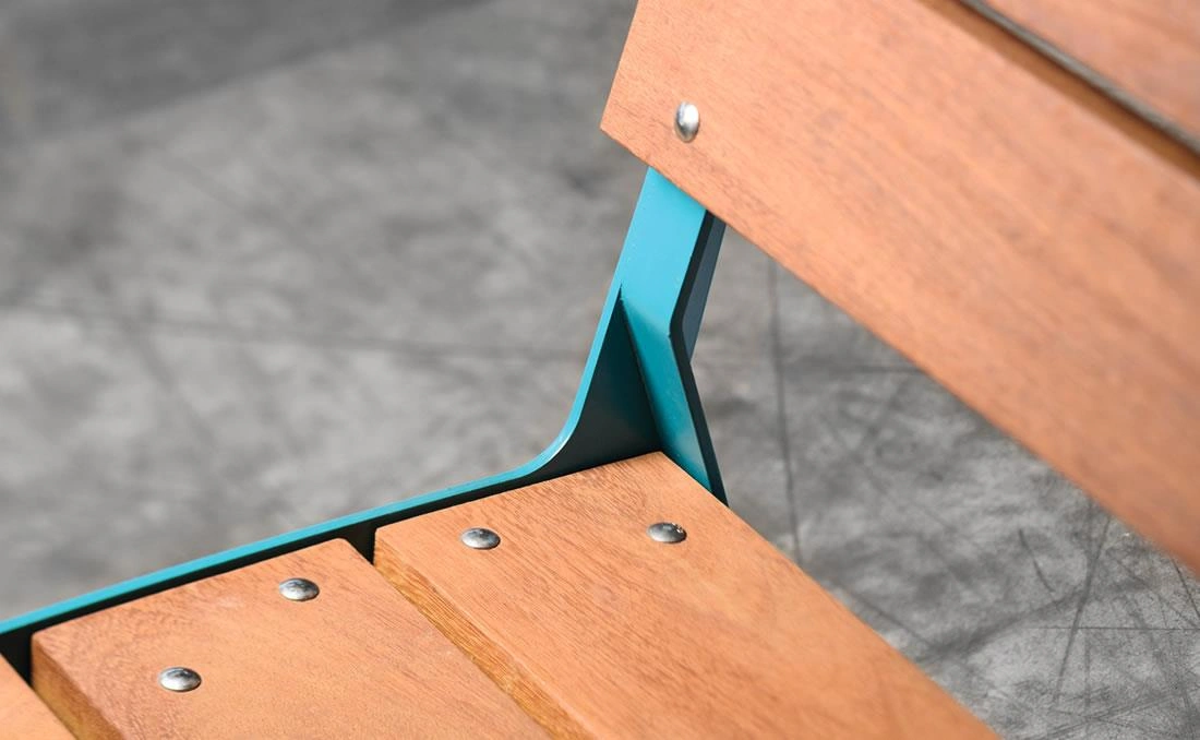 Banco urbano en madera Noale