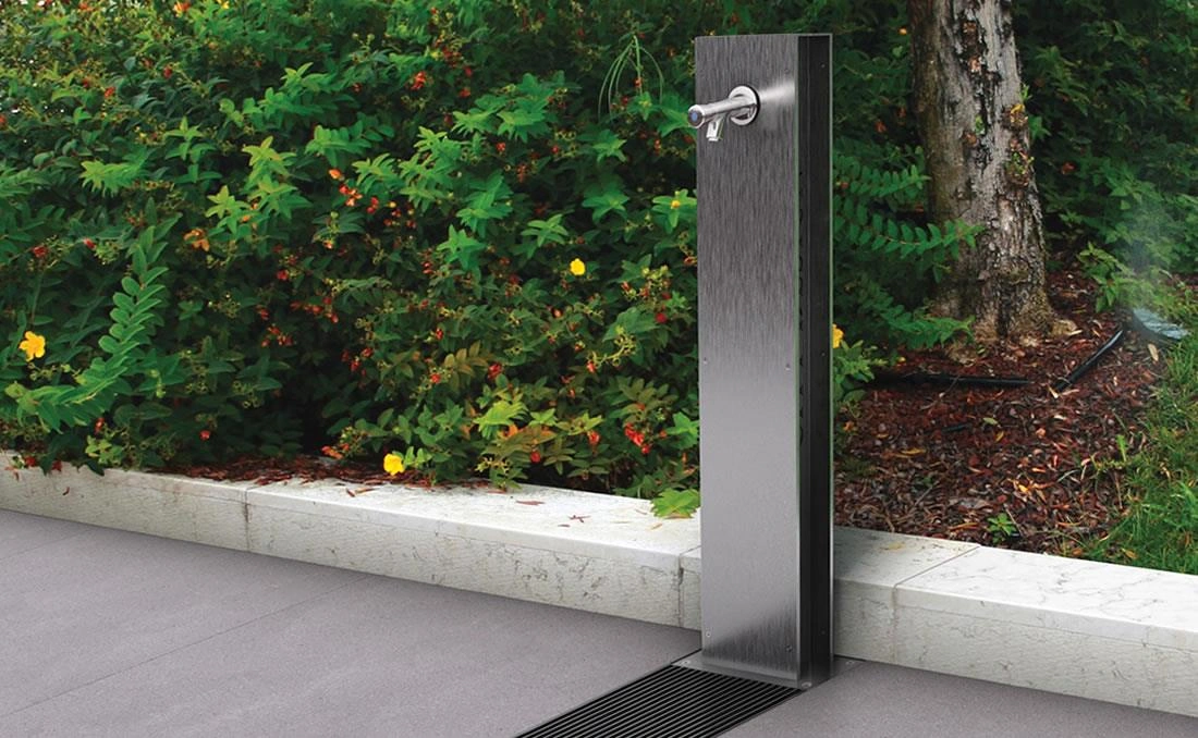Fuente urbana de acero