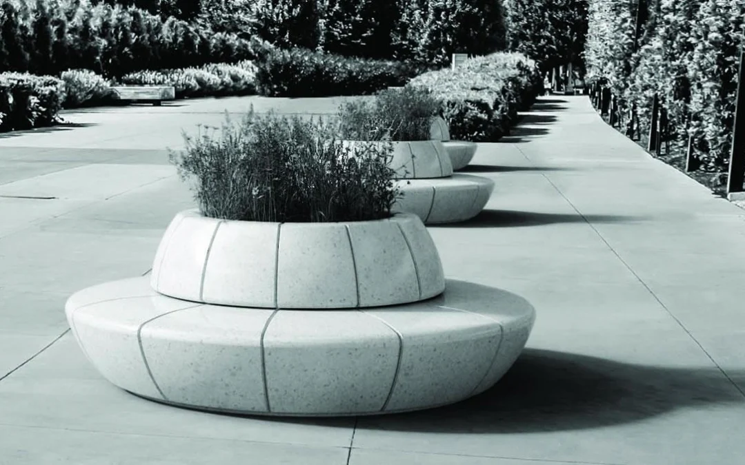 Jardineras urbanas de hormigón resistentes