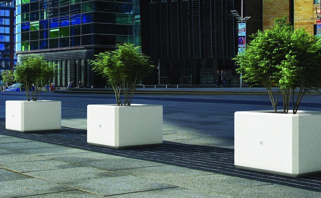 Jardineras urbanas de hormigón cuadradas