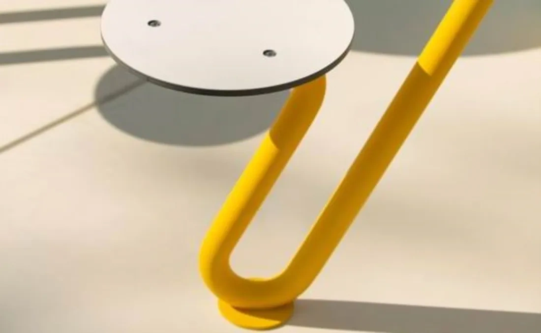 Mesa mobiliario urbano Zoid