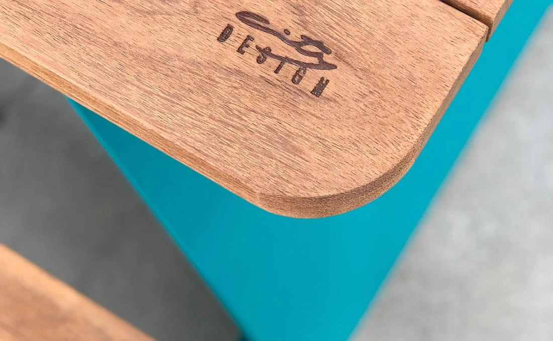 Mesa urbana madera Wave