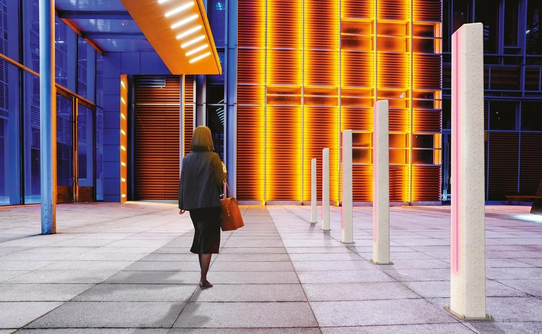 Pilonas con iluminación